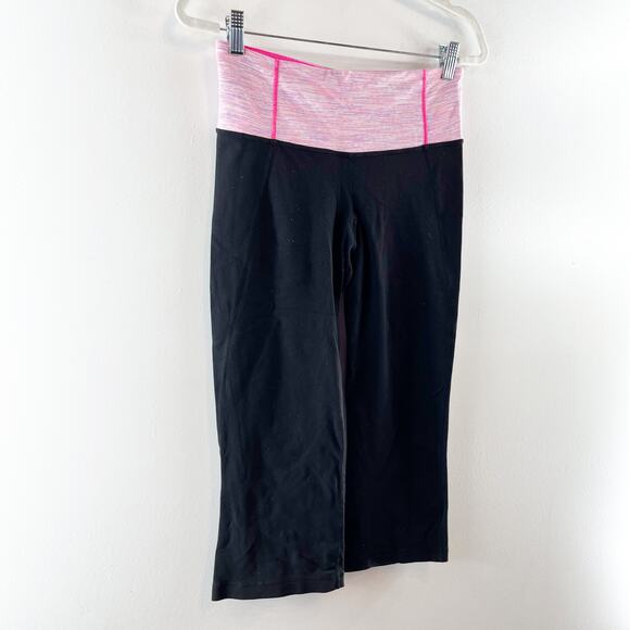 Lululemon Groove Crop Mid Rise Leggings Black Pink 6 - Picture 7 of 7